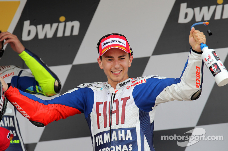 Ganador de la carrera Jorge Lorenzo, Fiat Yamaha Team celebra