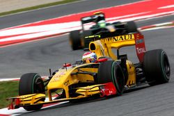 Vitaly Petrov, Renault F1 Team