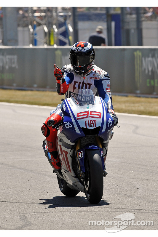 Ganador de la carrera Jorge Lorenzo, celebra el Fiat Yamaha Team