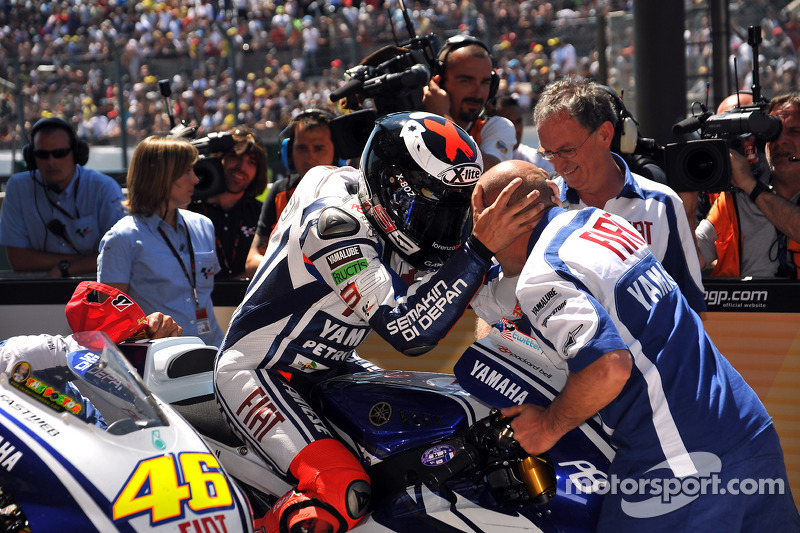 Ganador de la carrera Jorge Lorenzo, celebra el Fiat Yamaha Team