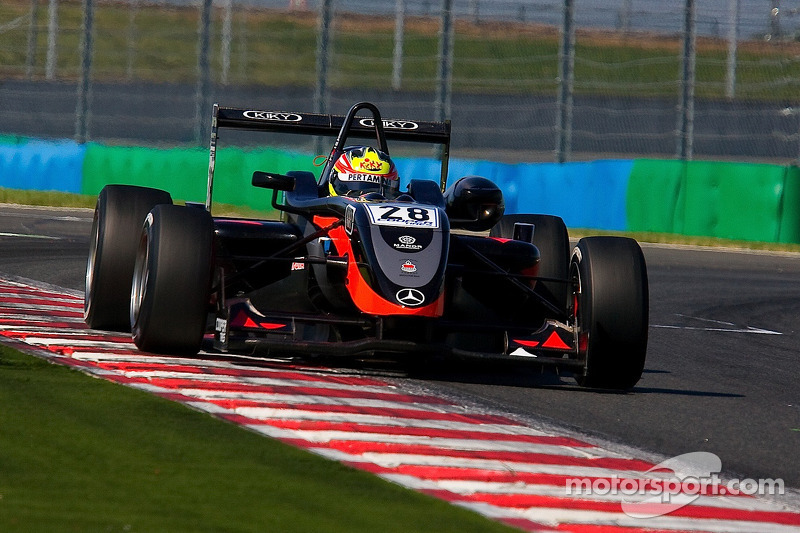 2010: Dallara F308 Mercedes, F3 Inggris