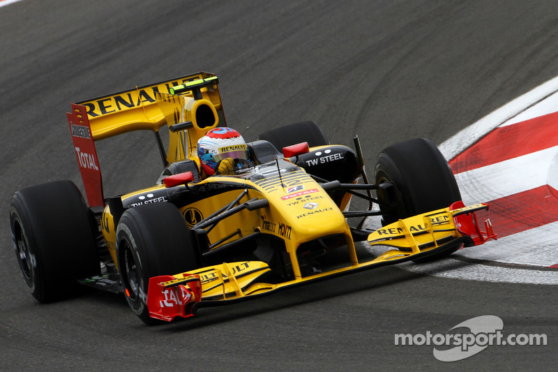 Vitaly Petrov, Renault F1 Team