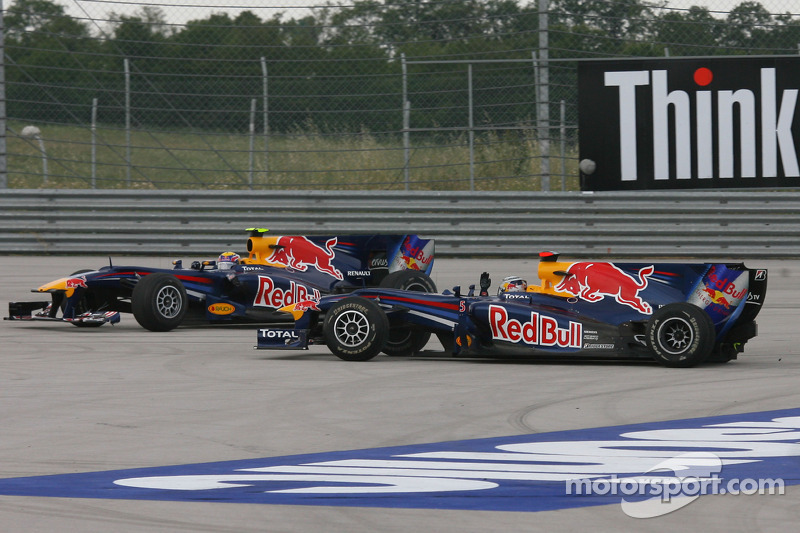 Mark Webber, Red Bull Racing ve Sebastian Vettel, Red Bull Racing kaza