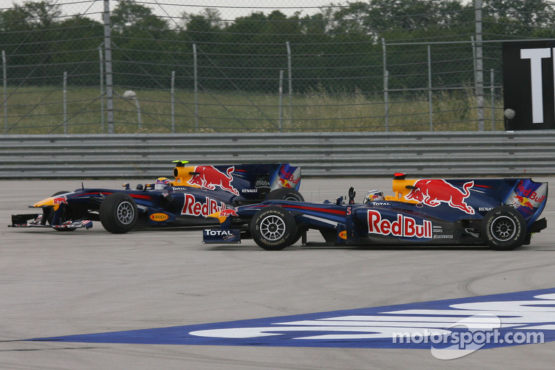 Mark Webber, Red Bull Racing ve Sebastian Vettel, Red Bull Racing kaza