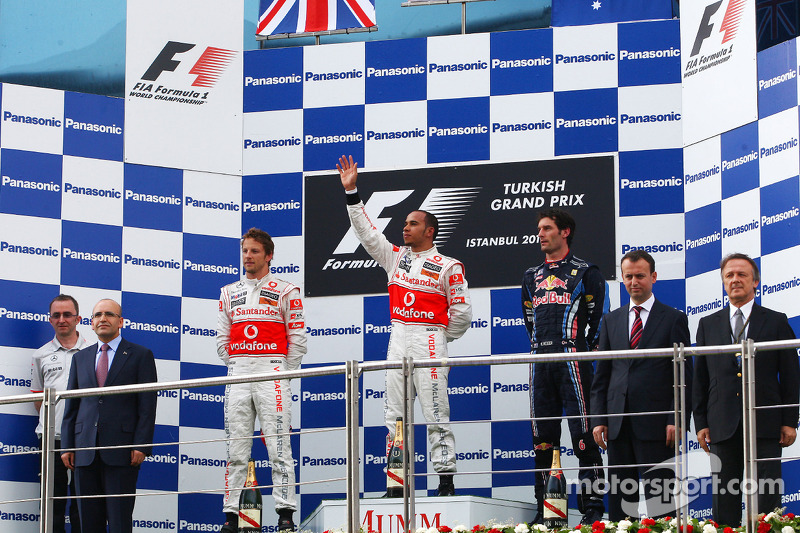 Podyum: Yarış galibi Lewis Hamilton, McLaren Mercedes, 2. Jenson Button, McLaren Mercedes, 3. Mark W