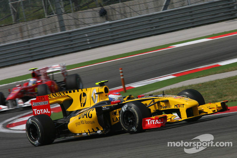 Vitaly Petrov, Renault F1 Team