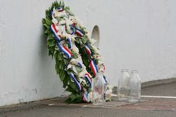 The winner's wreath & the empty jugs of milk sit on the yard of bricks at the Indianapolis Motor Speedway