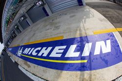 La nouvelle signalisation Michelin dans la voie des stands