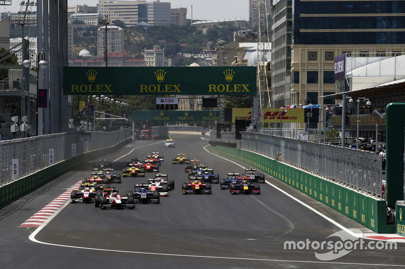 Nobuharu Matsushita, ART Grand Prix, leads Luca Ghiotto, Trident & Raffaele Marciello, RUSSIAN TIME at the start