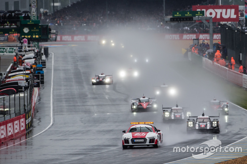 Arrancada con auto de seguridad: #2 Porsche Team Porsche 919 Hybrid: Romain Dumas, Neel Jani, Marc Lieb