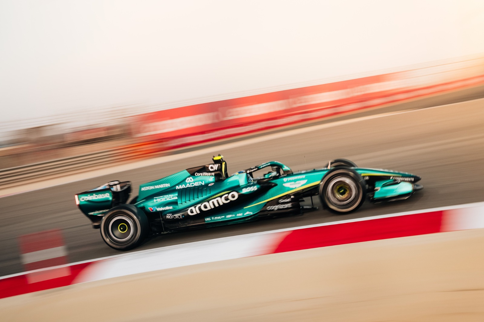 Aston Martin Racing besloot zaterdag een filmdag in te lassen.