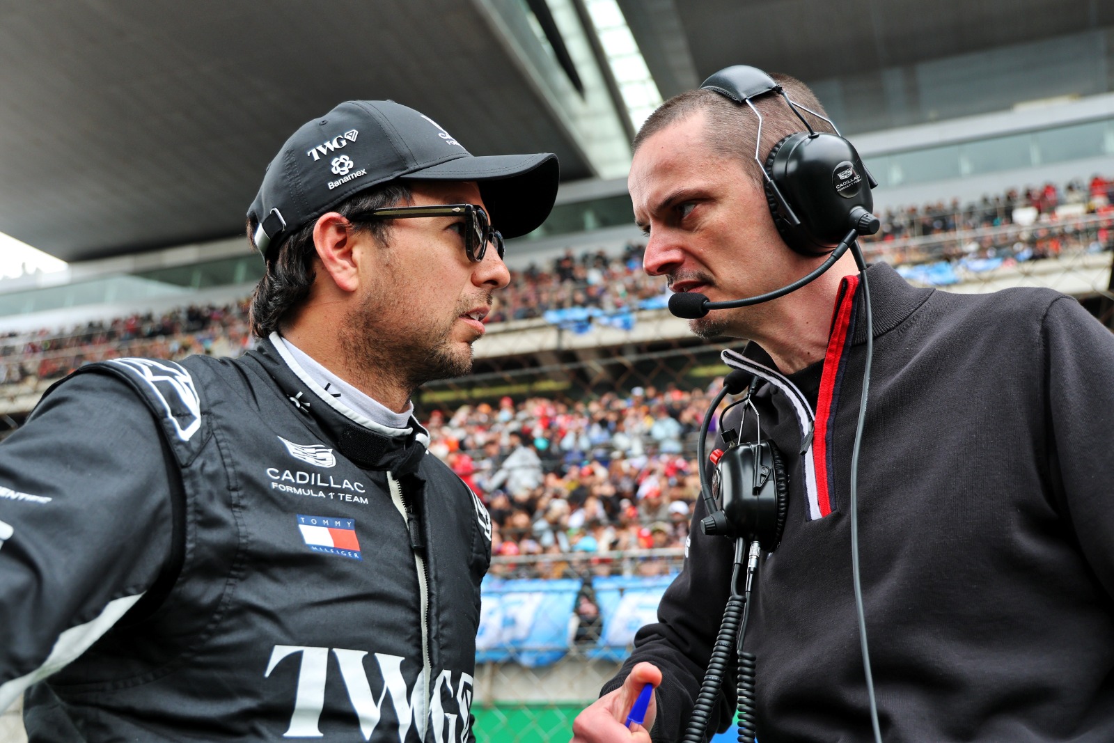 Sergio Pérez herenigd met Carlo Pasetti.