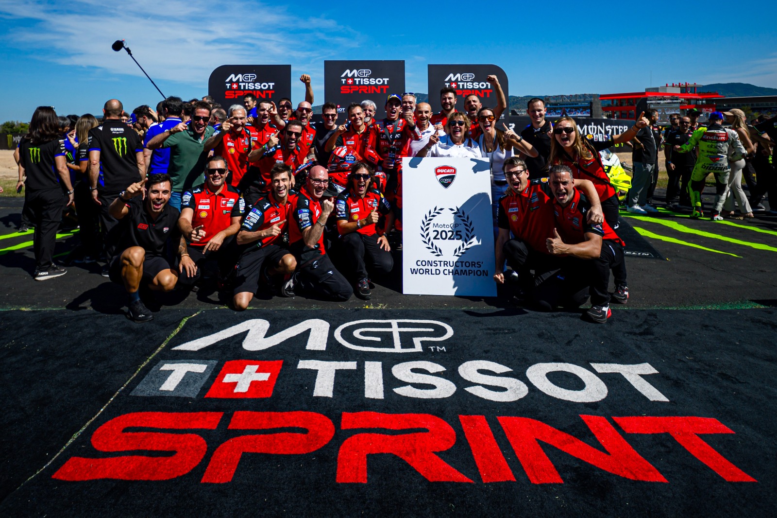 El equipo Ducati celebra su sexta corona consecutiva de constructores