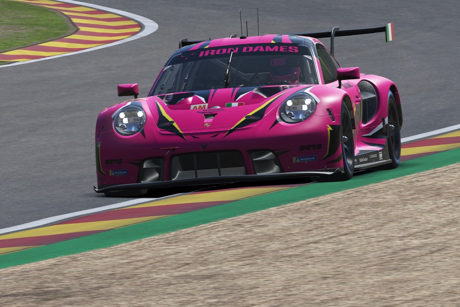 De Porsche 911 RSR van de Iron Dames in Le Mans Ultimate.