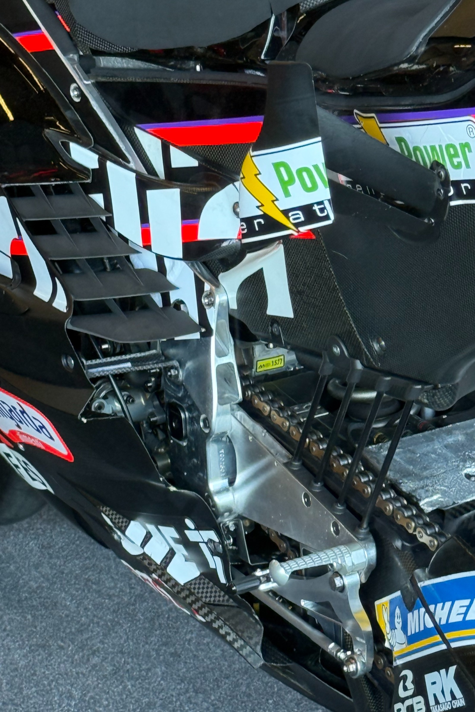 Detalle de nuevas piezas en la Aprilia de Jorge Martín