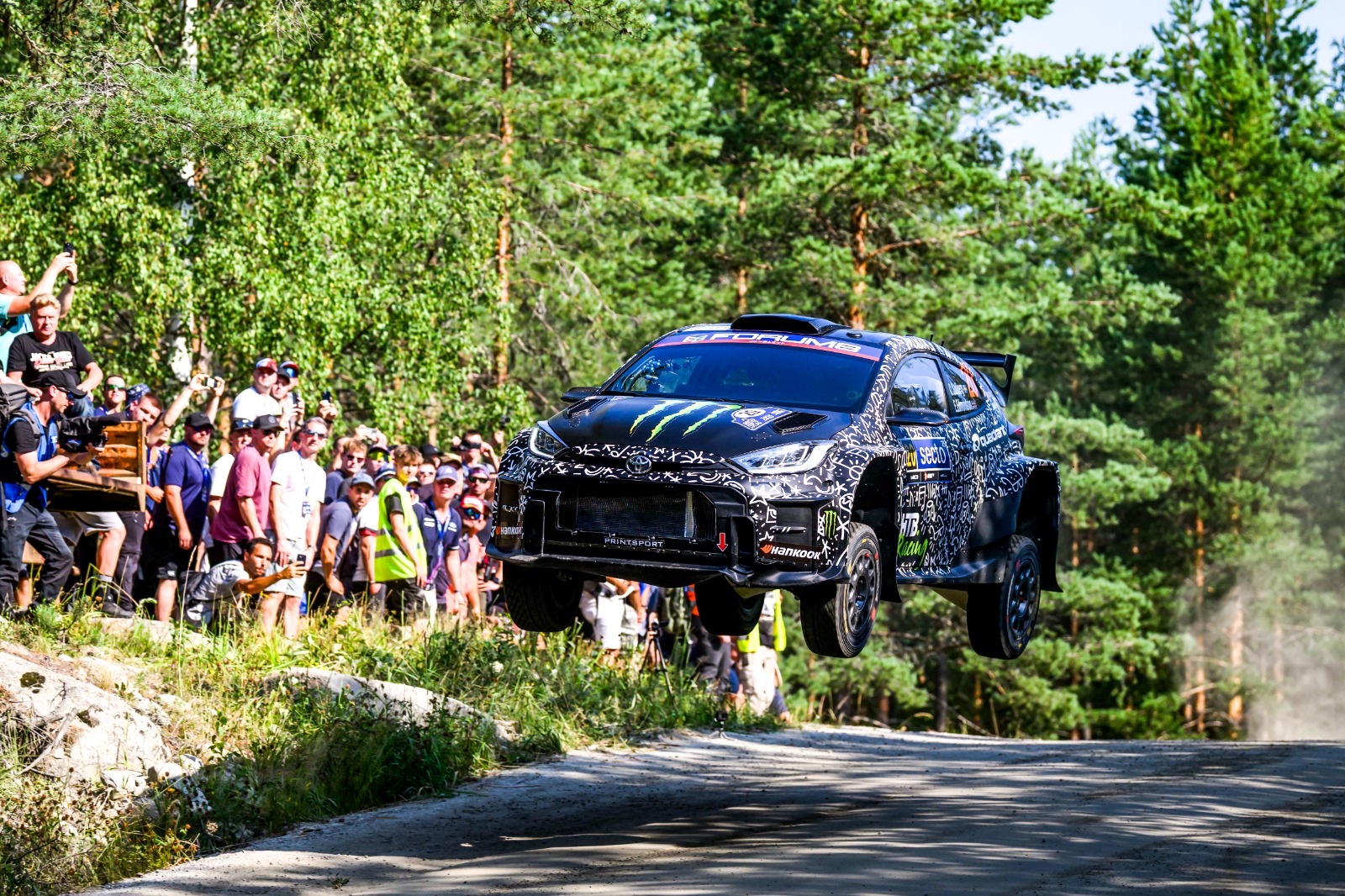 Курт Буш Бэквс ВОЗРЯЖИТЕ ВОЗДЕЙСТВИЯ В США после первого вкуса в Rally Finland