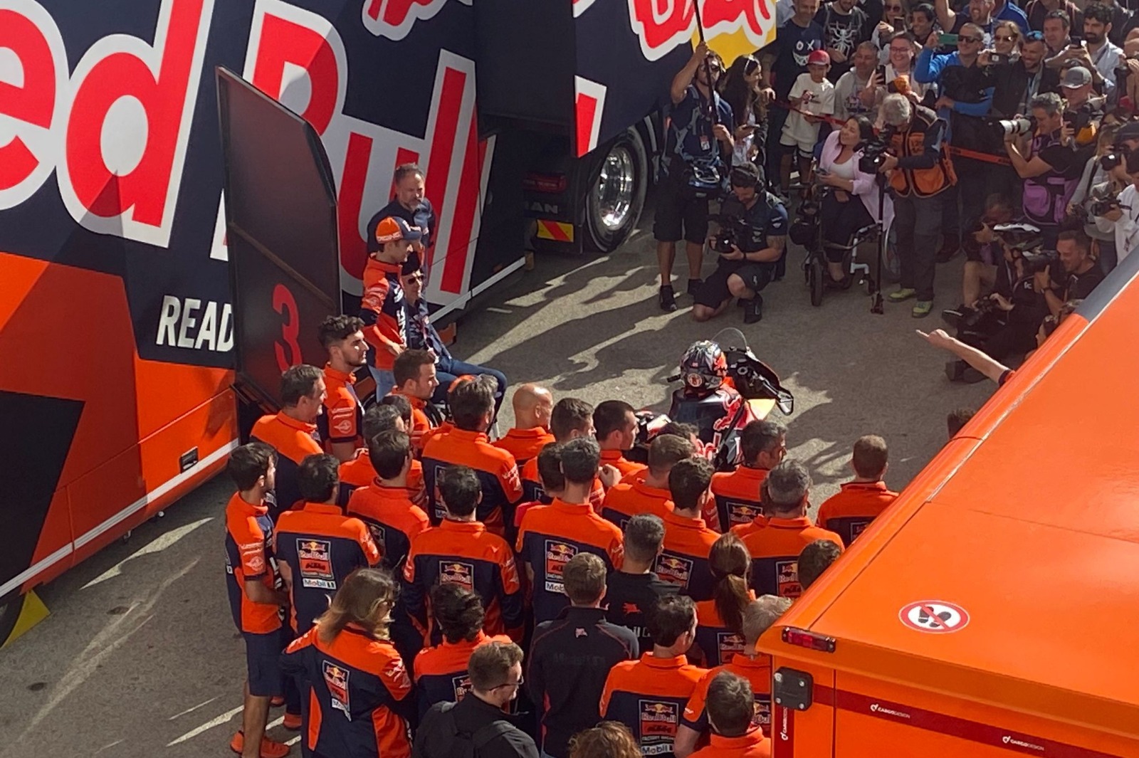 Pedrosa, celebrando con posterioridad el podio en Jerez