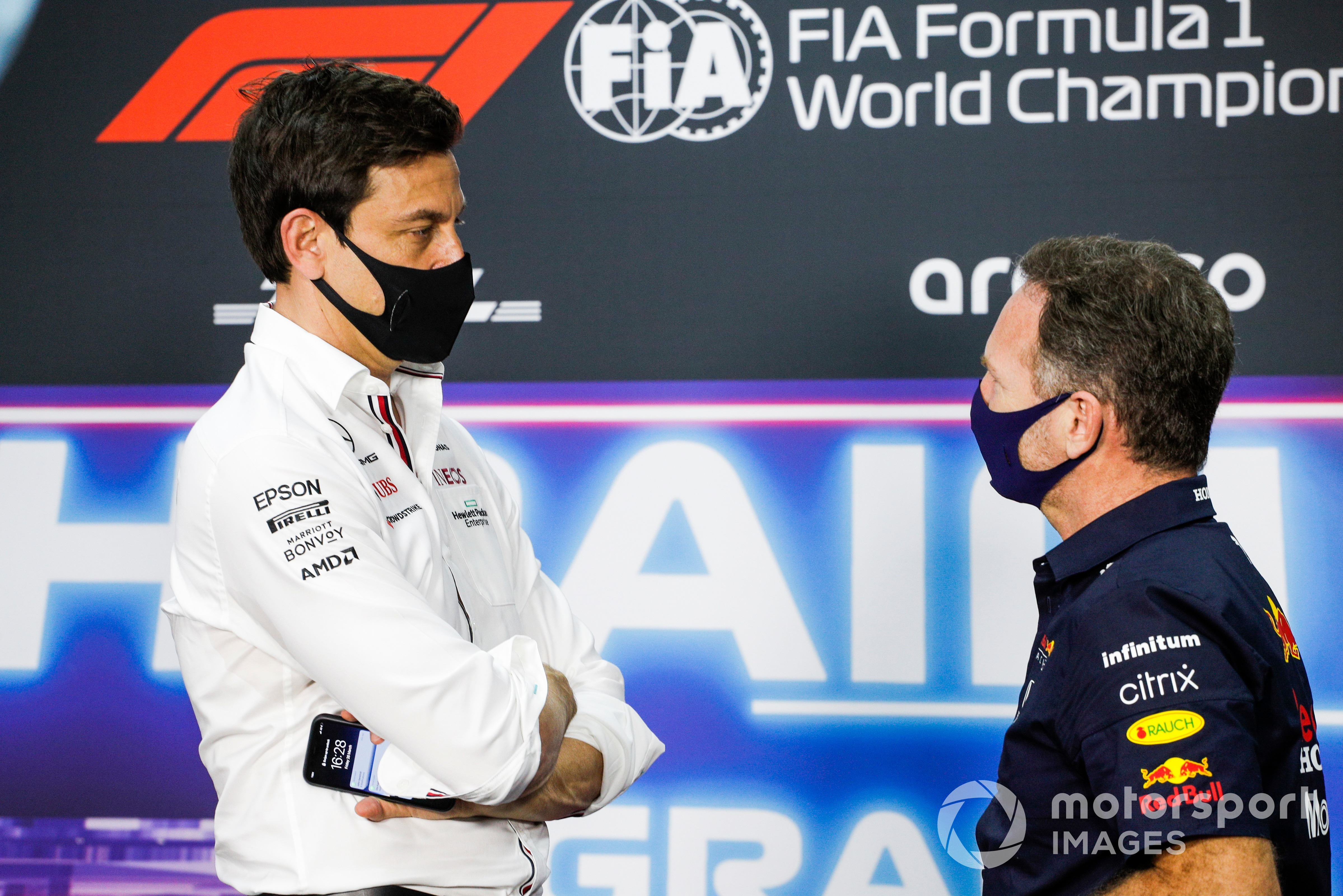 Toto Wolff, Executive Director (Business), Mercedes AMG, and Christian Horner, Team Principal, Red Bull Racing