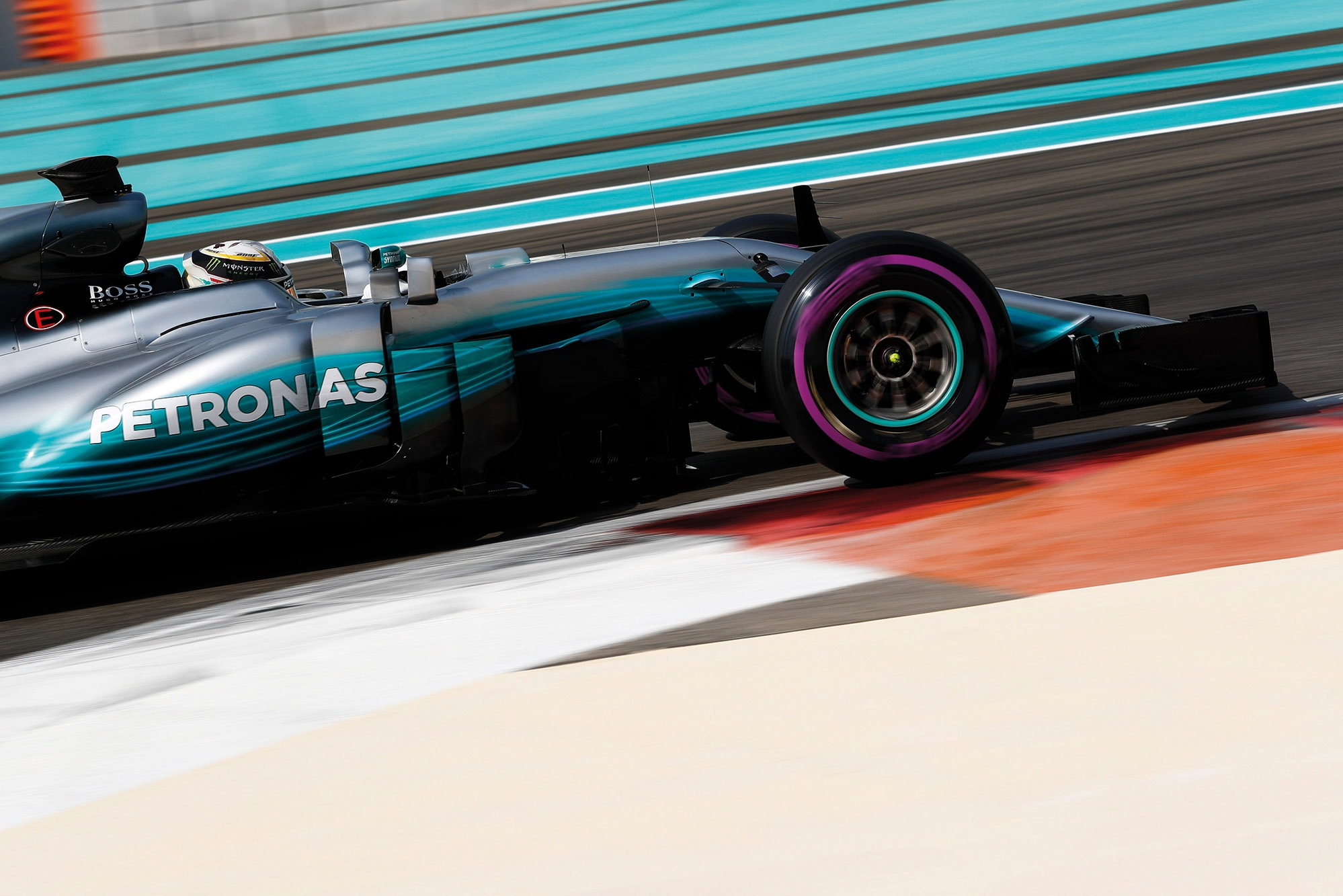 Lewis Hamilton, Mercedes W08
