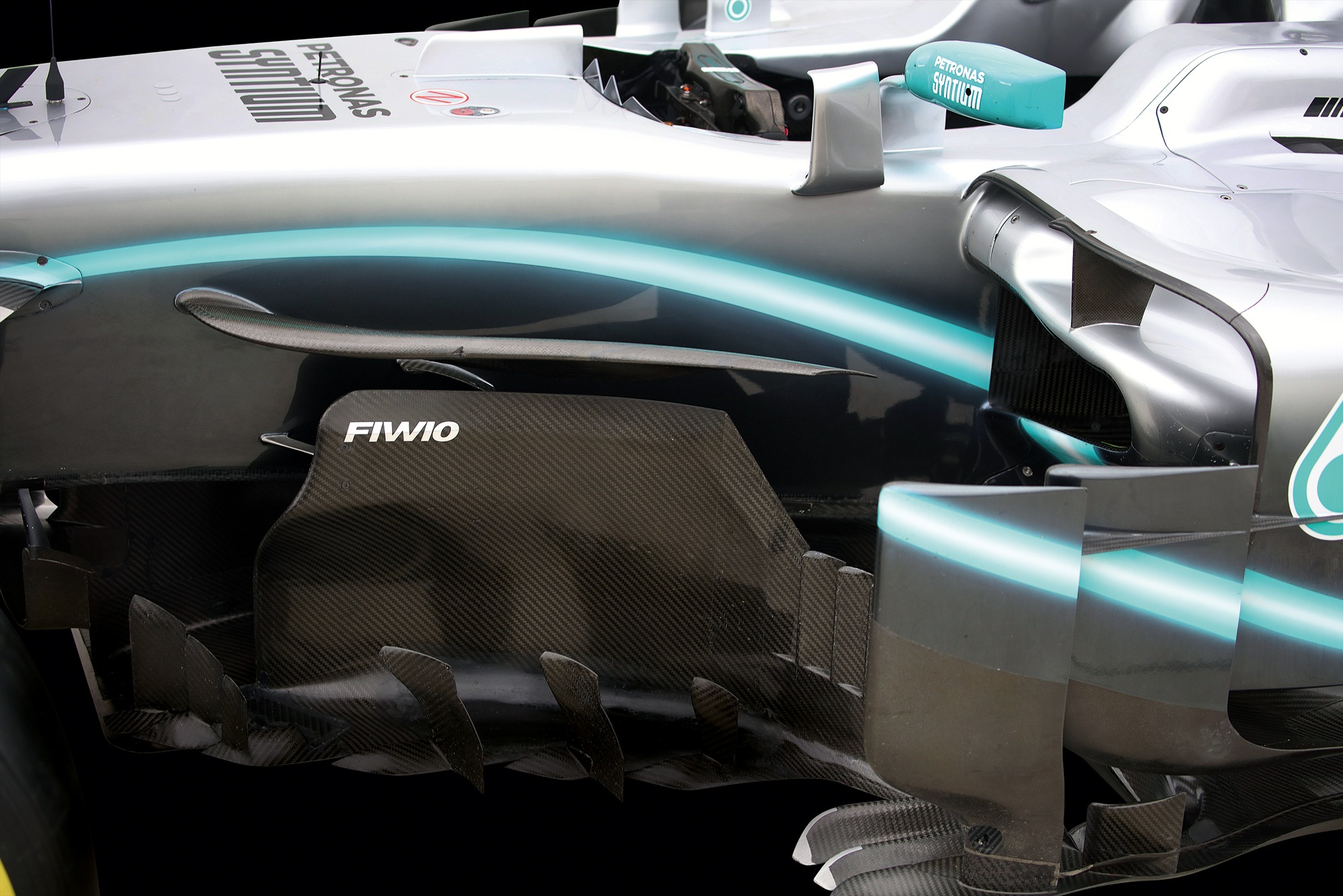 Mercedes W08 bargeboard detail