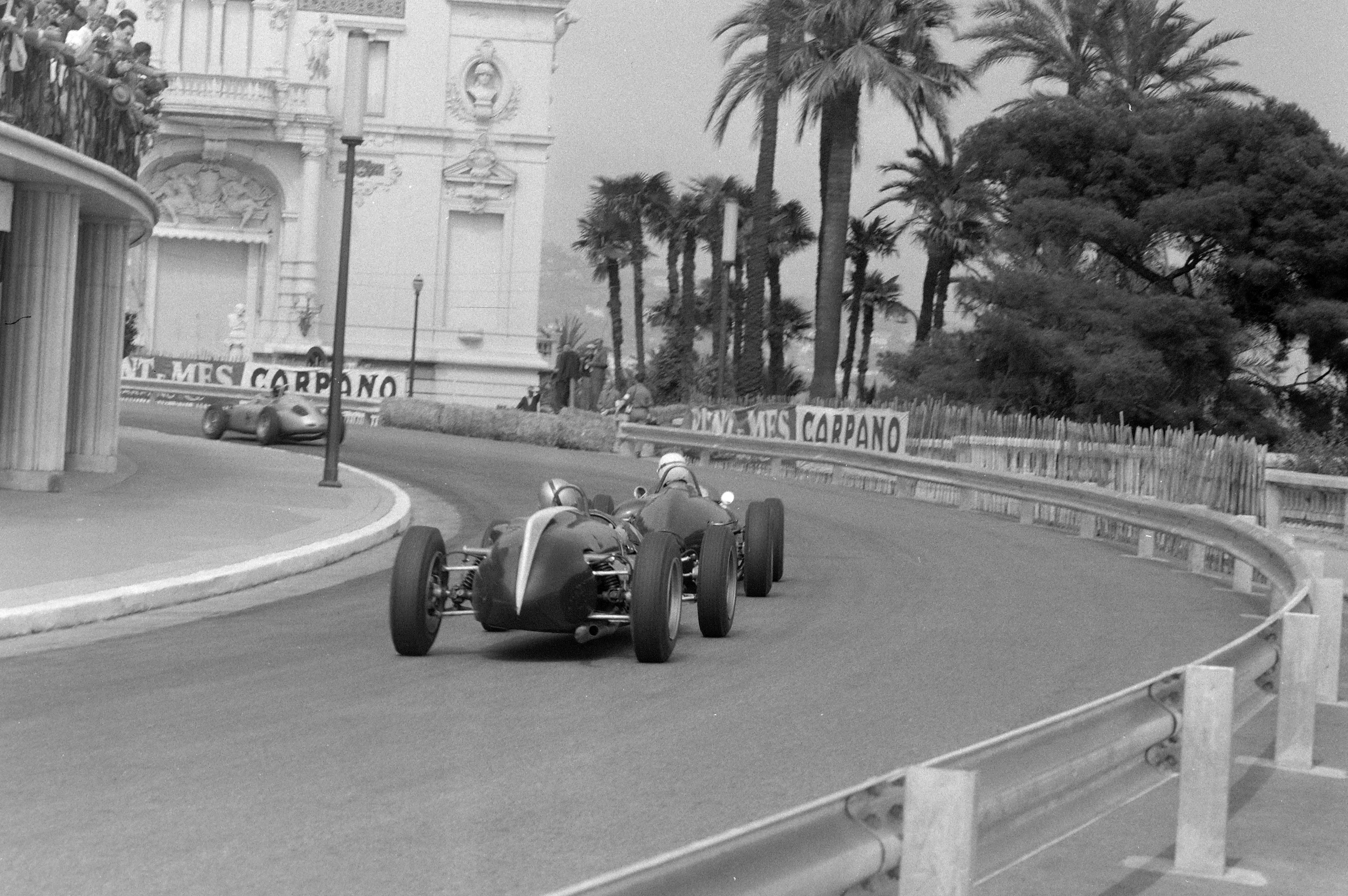 Brooks chases Gurney, 1961 Monaco GP