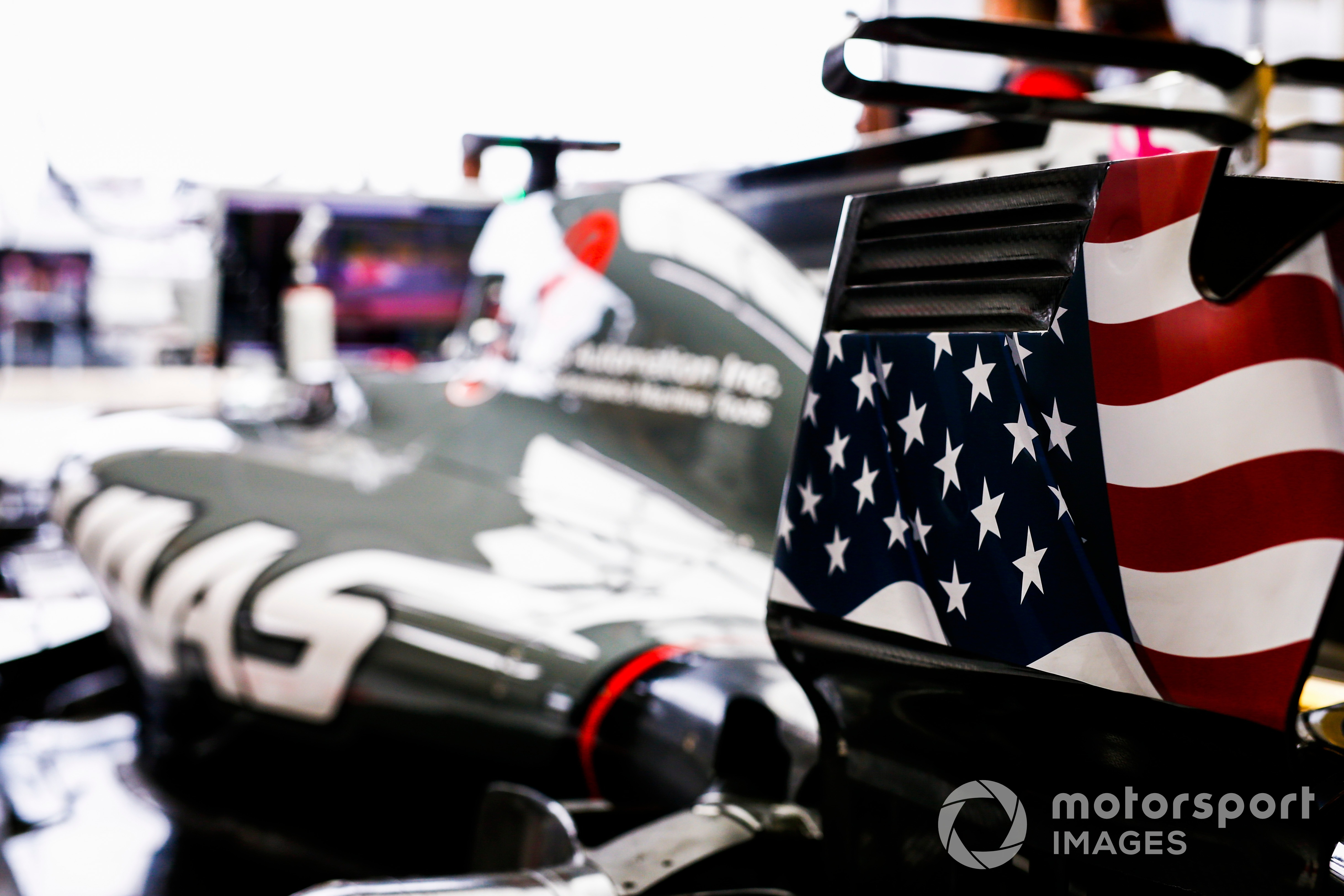 US flag on the rear wing end plate of the car driven by Romain Grosjean, Haas VF-17, 2017 F1 United States GP