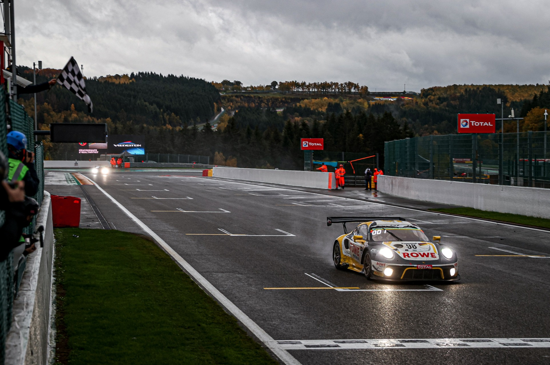 Tandy, Bamber, Vanthoor cross the line for 2020 Spa 24 victory