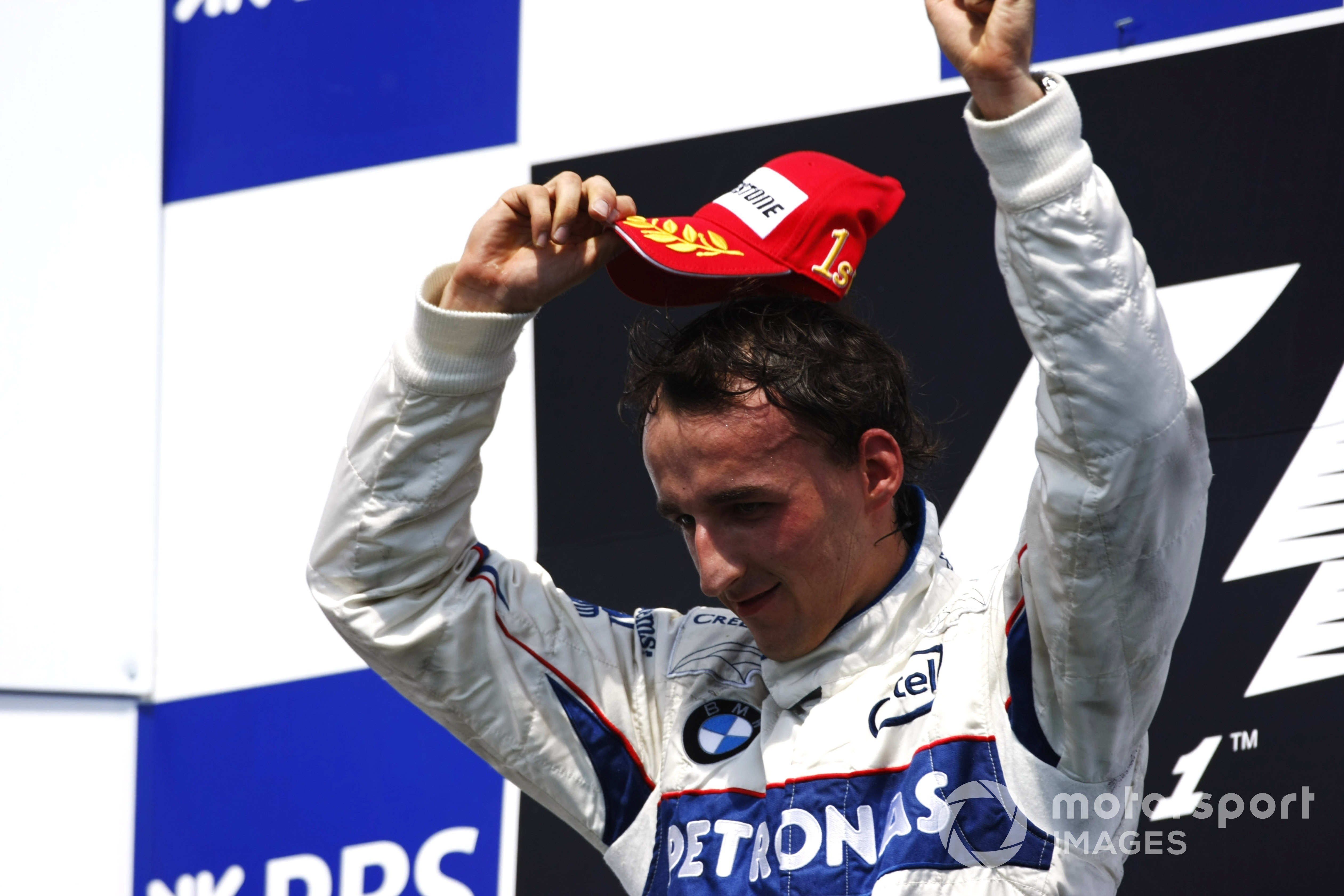 Robert Kubica, BMW Sauber F1 08, 1st position, celebrates on the podium