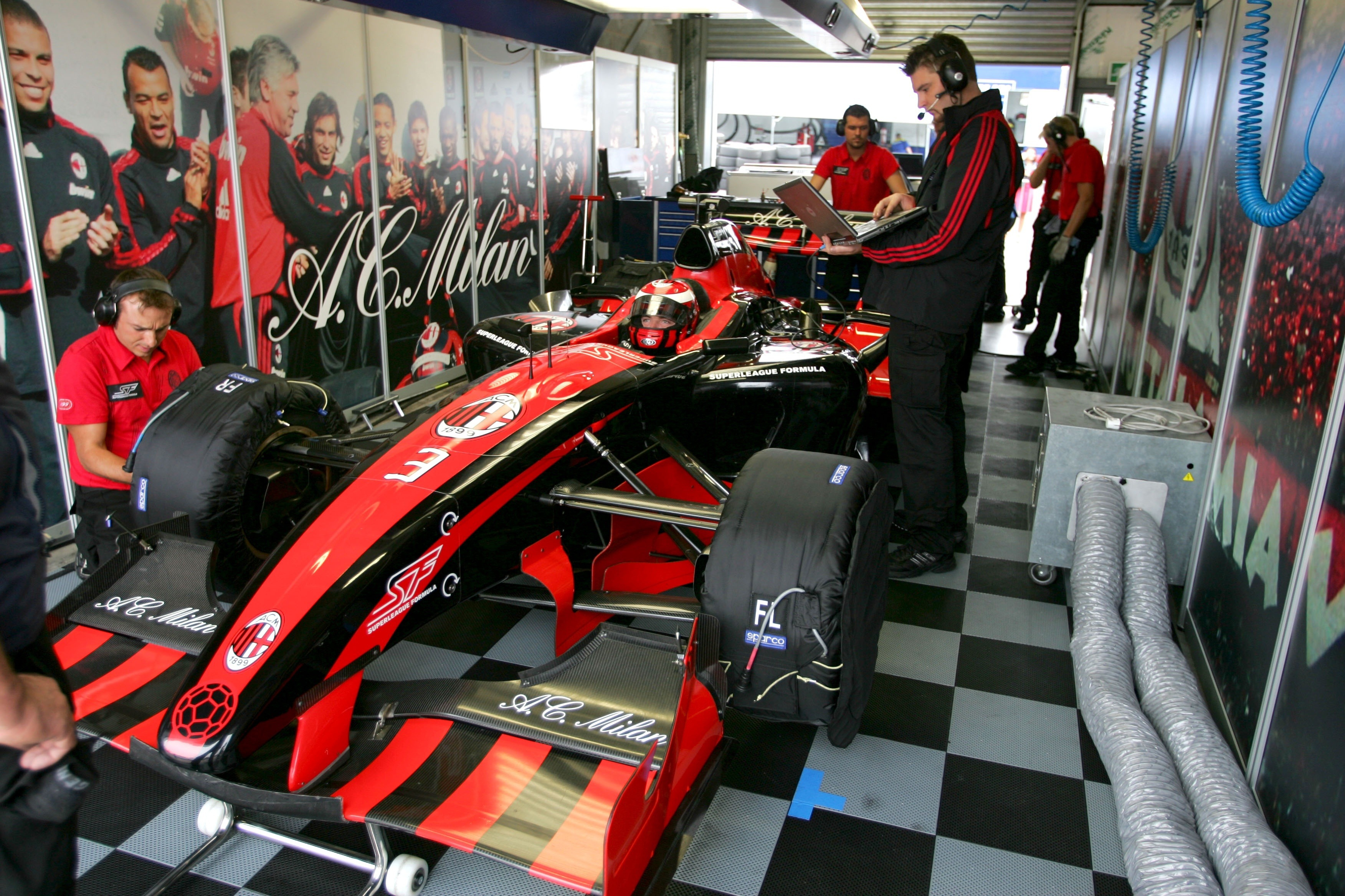Milan's 2008 driver Doornbos relished stripped back formula after experiencing F1