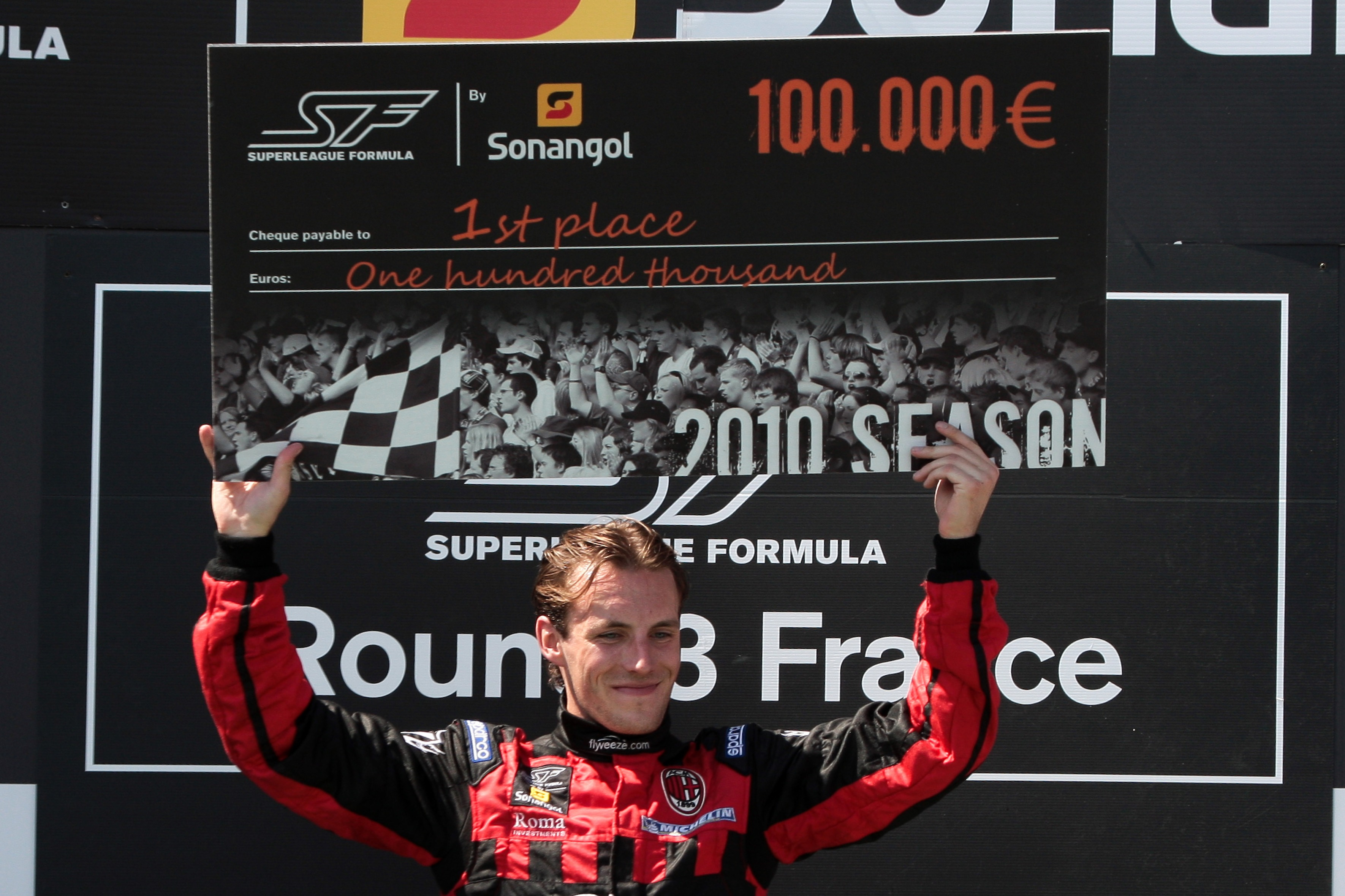 Buurman parades his cheque for Superfinal success at Magny-Cours in 2010, but not every team was signed up to earn the cash