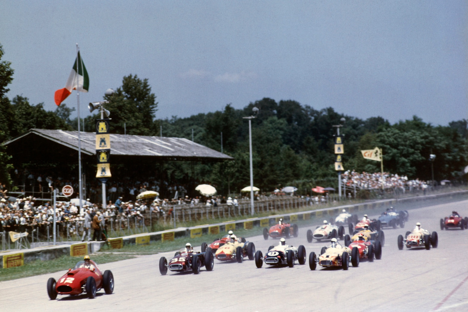 Race of Two Worlds at Monza, pictured here in 1958, brought Indycars and Formula 1 cars together