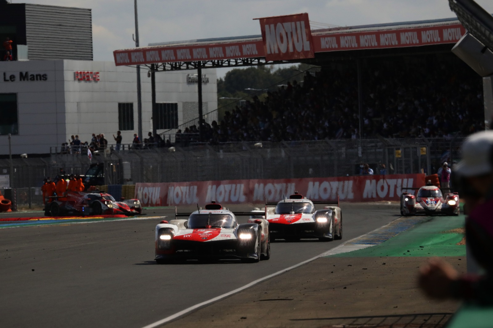 Nakajima was held in the pits late on and followed the sister car across the line to avoid having to do another lap as the situation became critical
