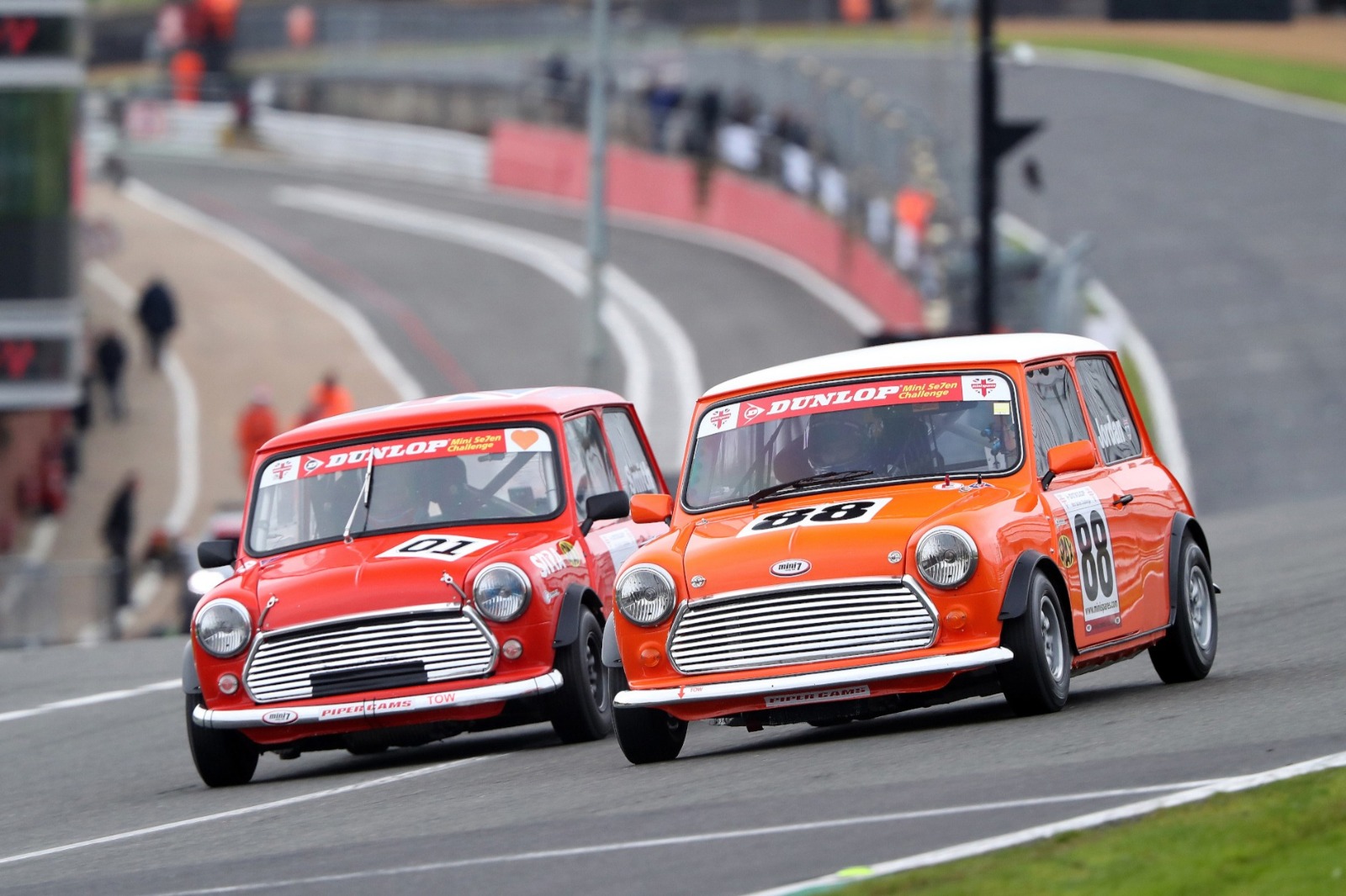 Jordan (right) and Smith scrapped fiercely in Mini Se7en contest, the former moving up to 26th in the leaderboard 