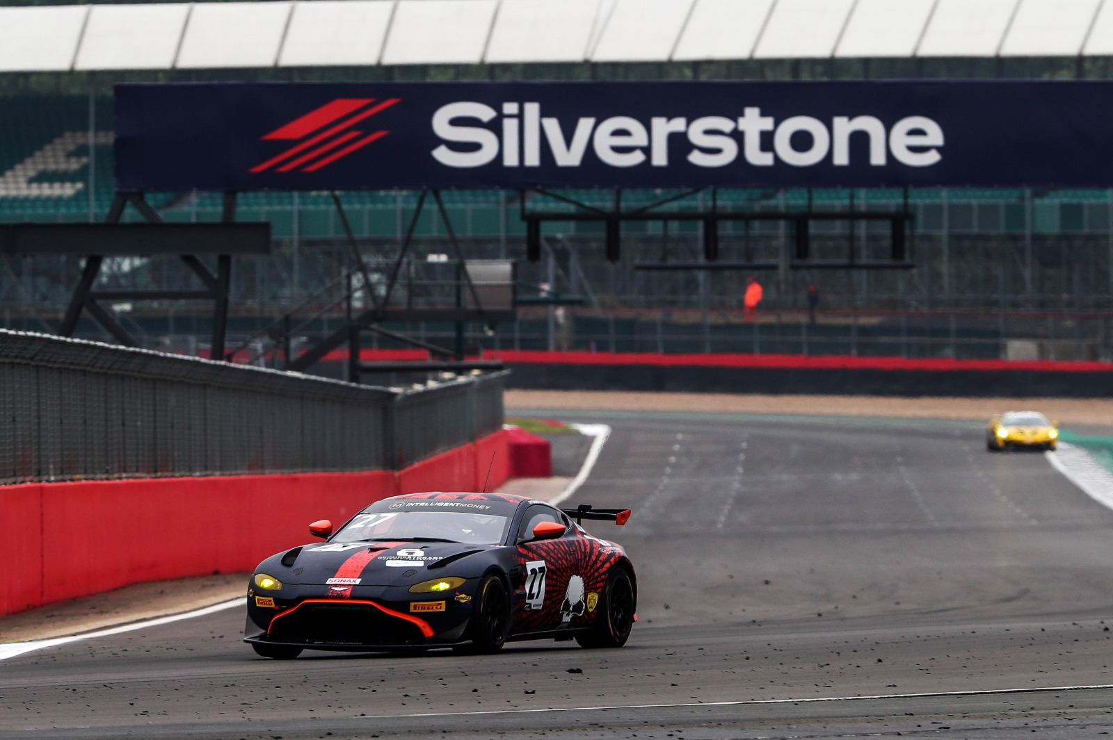 Topham impressed in his first year, winning on debut at Silverstone with Turner on his way to the Pro-Am title