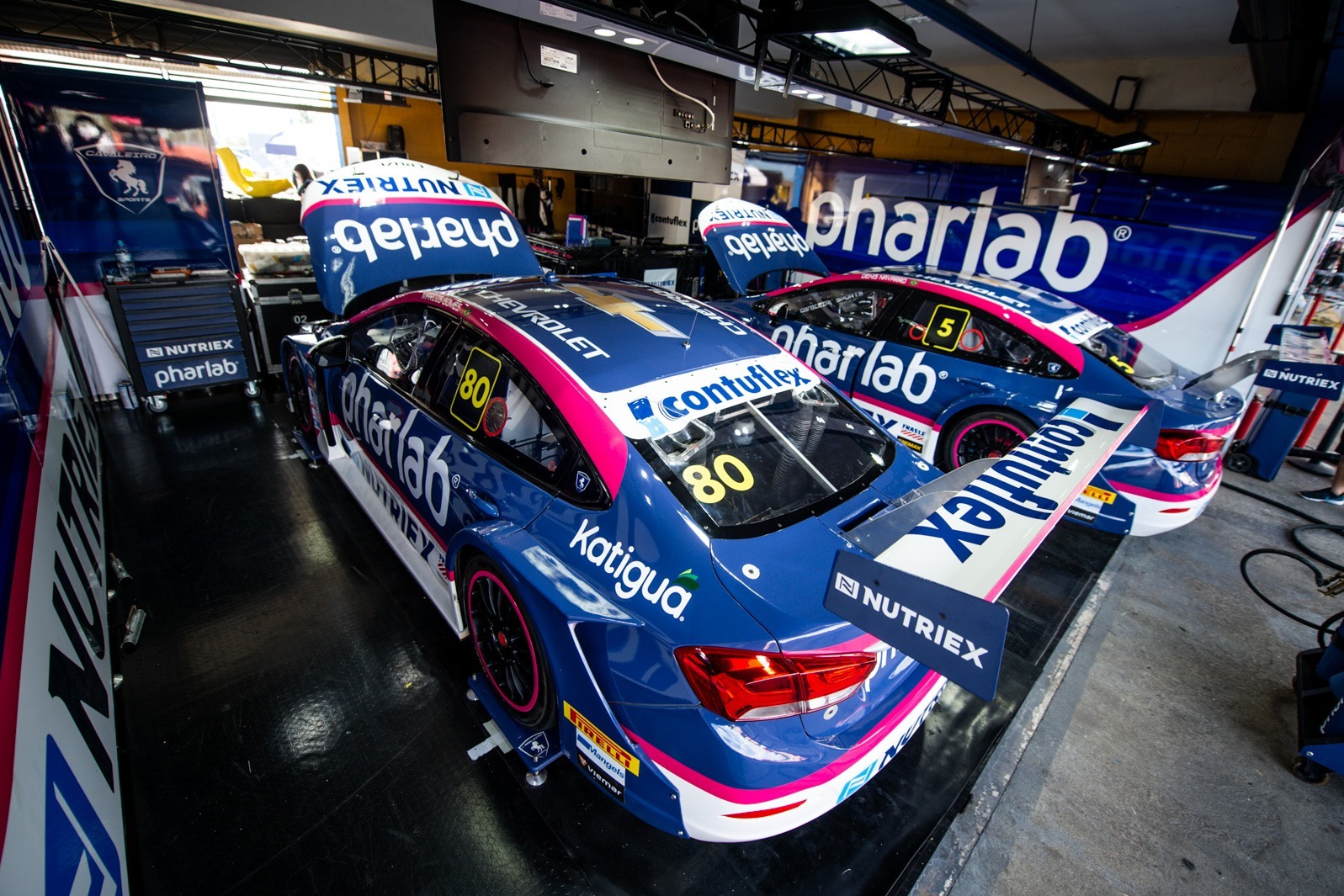 The cars are the same, but teams can make a difference with tiny details, according to Piquet