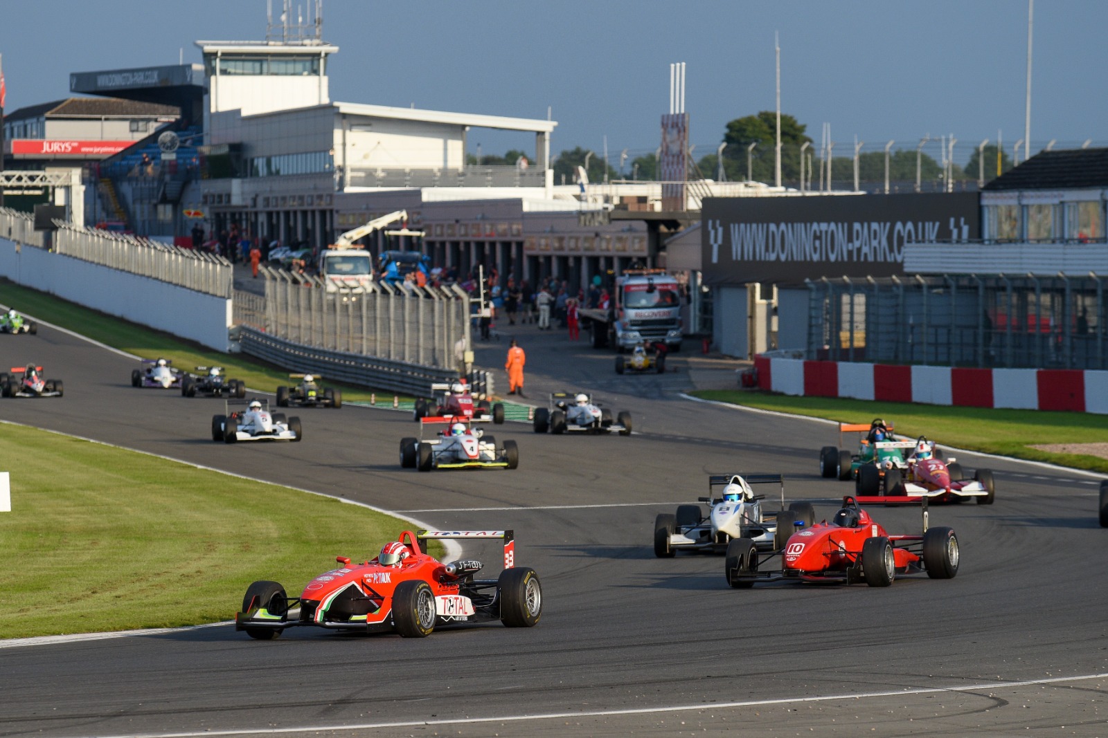 Lee Fern leads from Neil Harrison, Monoposto F3