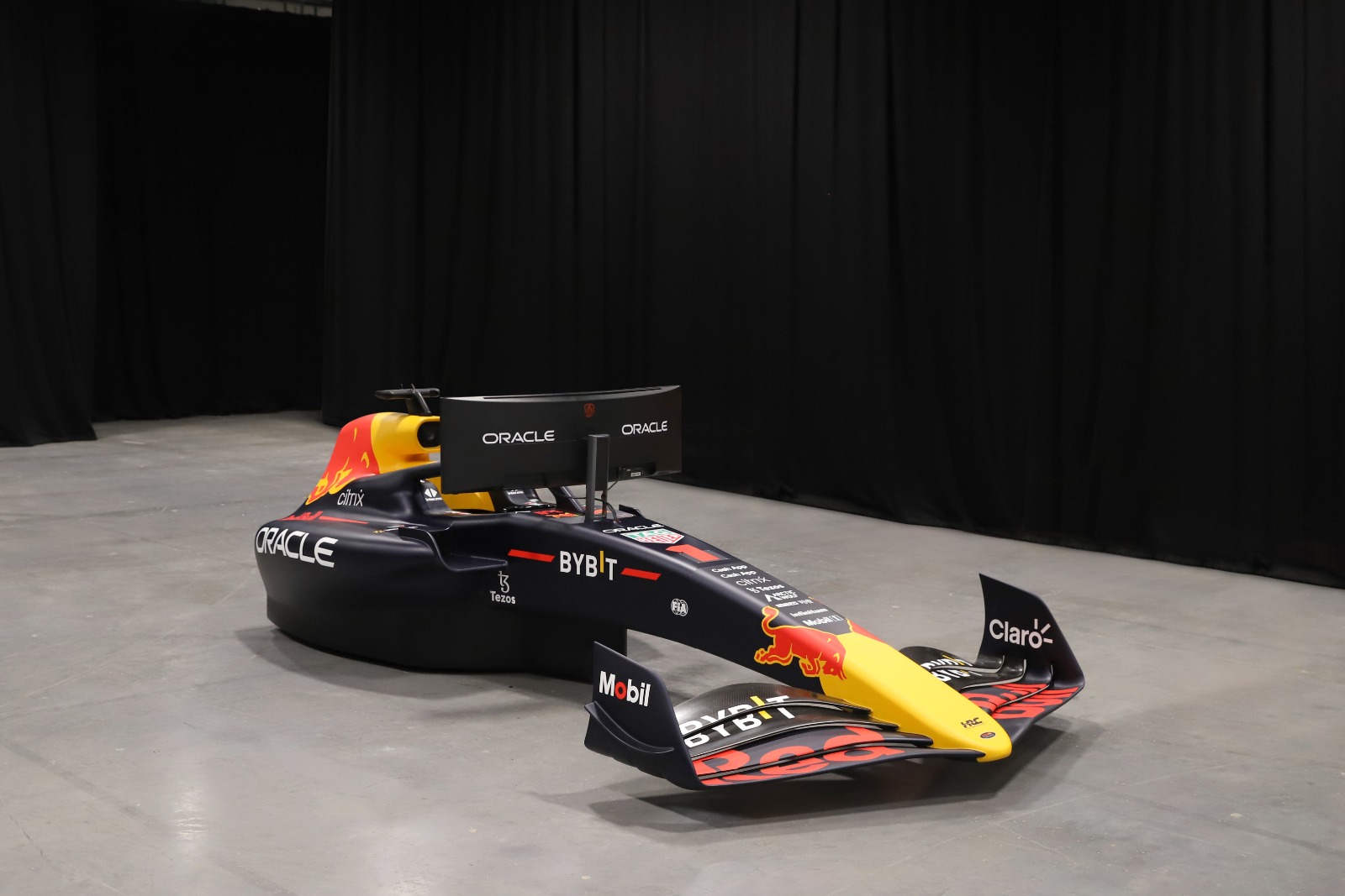 De Champions Edition van de Red Bull RB18-simulator voor in huis.