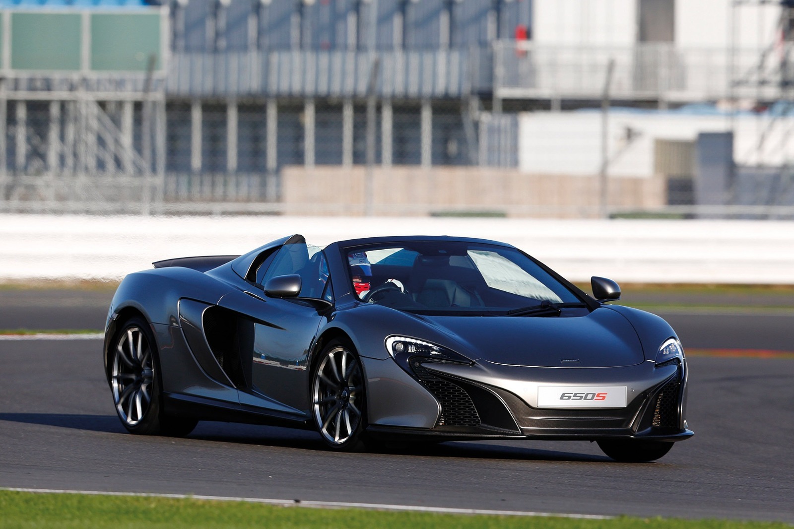 Nominated as a finalist for the McLaren Autosport BRDC Award in 2014, Russell won