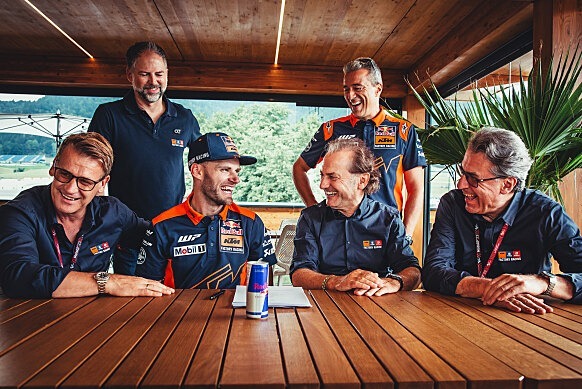 Binder seguirá con KTM tras renovar por dos temporadas más hasta final de 2026