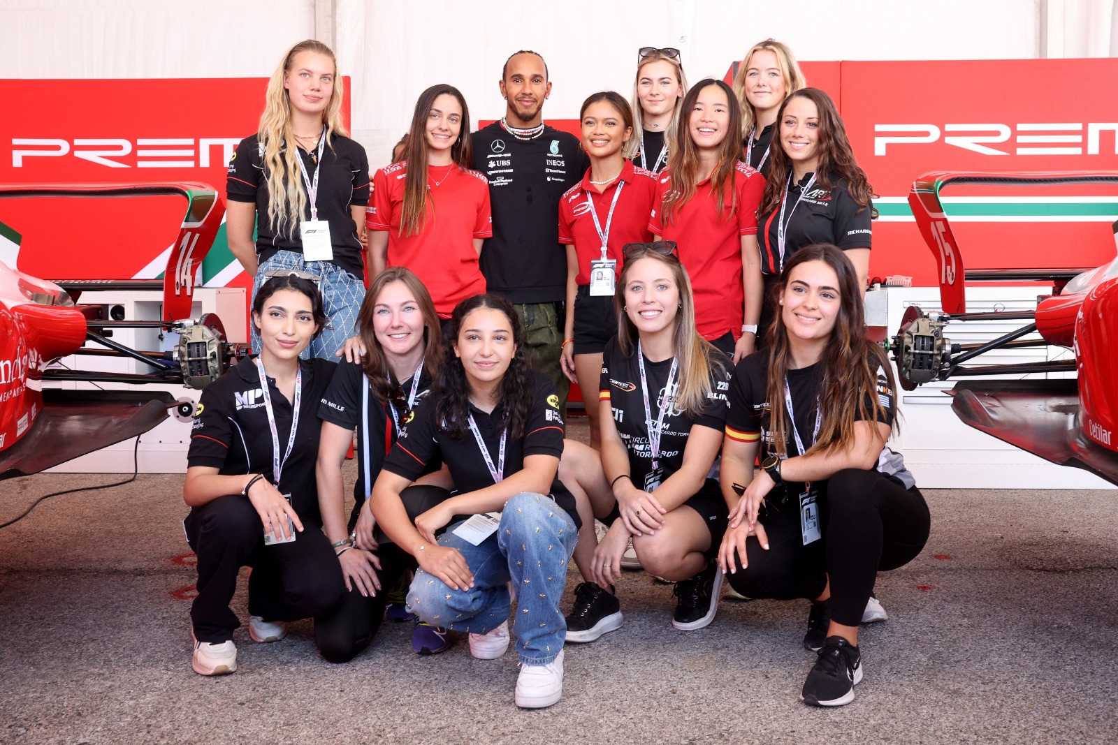 Lewis Hamilton se reunió con las pilotos de la F1 Academy 2023 en Austin.