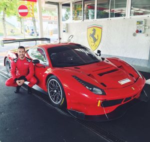 Alex Riberas con el Ferrari 488 en Fiorano