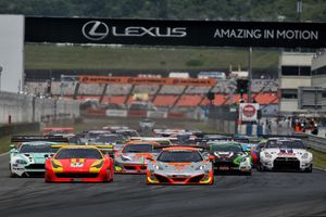 The start of Rnd#4 of the GT Asia Series at Autopolis circuit